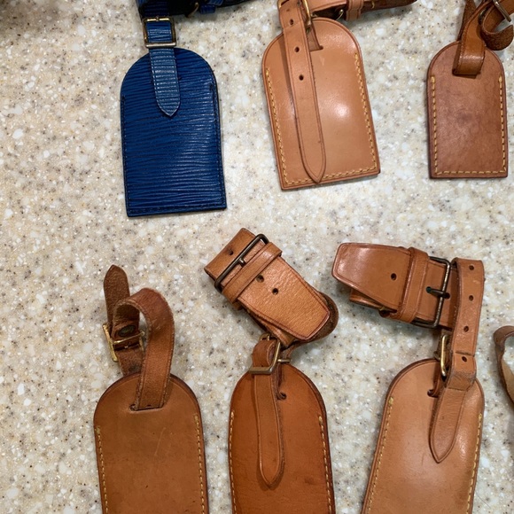 Louis Vuitton luggage tags AVAILABLE - Picture 5 of 8